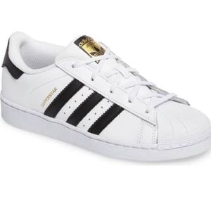 Adidas superstars woman’s
